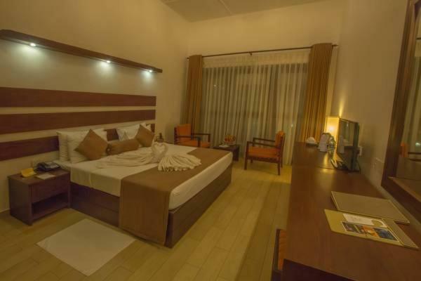 Avenra Gangaara Hotel Wennappuwa Esterno foto